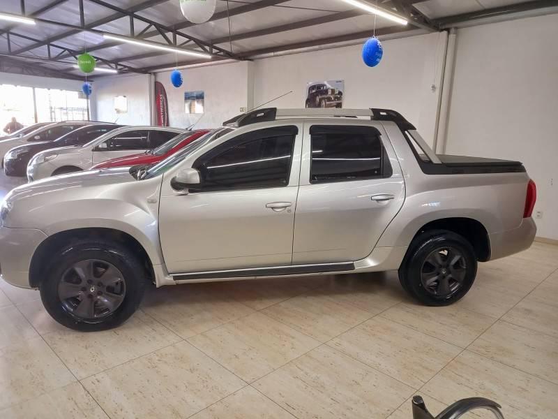 RENAULT - OROCH - 2018/2019 - Prata - R$ 76.900,00