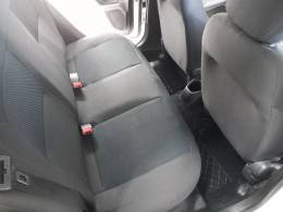 CHEVROLET - ONIX - 2017/2018 - Branca - R$ 48.900,00