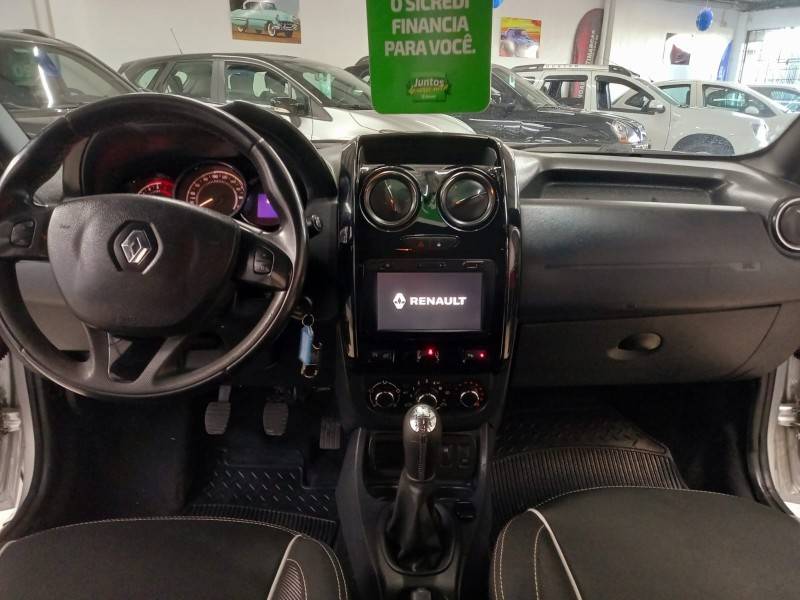 RENAULT - OROCH - 2018/2019 - Prata - R$ 76.900,00