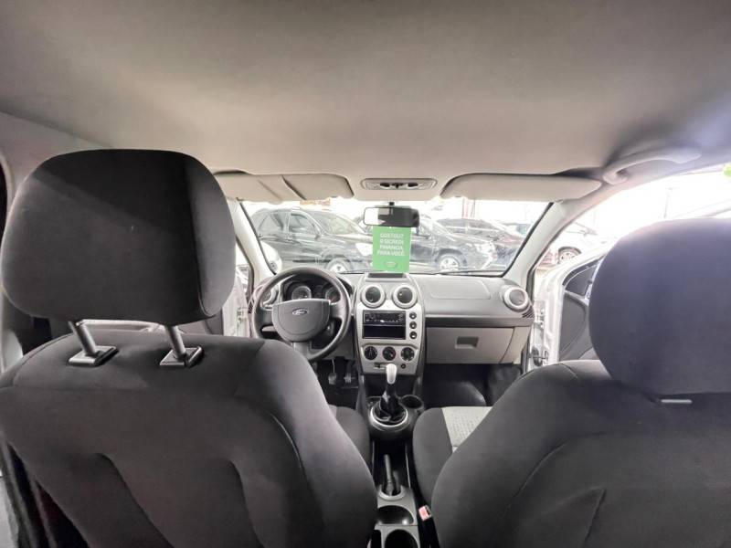 FORD - FIESTA - 2013/2013 - Branca - R$ 34.900,00