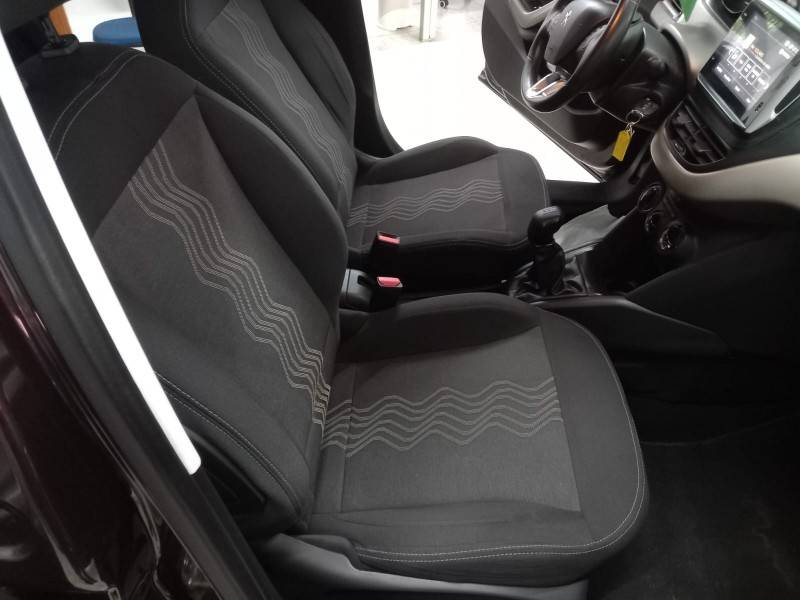 PEUGEOT - 2008 - 2017/2018 - Marrom - R$ 58.900,00