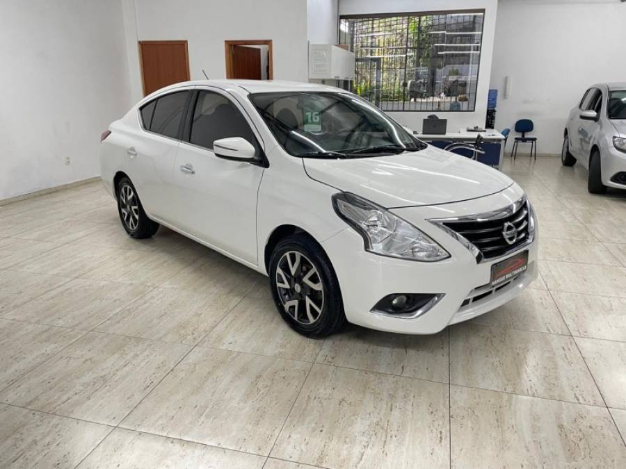 NISSAN - VERSA - 2016/2016 - Branca - R$ 52.900,00