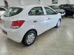 CHEVROLET - ONIX - 2017/2018 - Branca - R$ 48.900,00