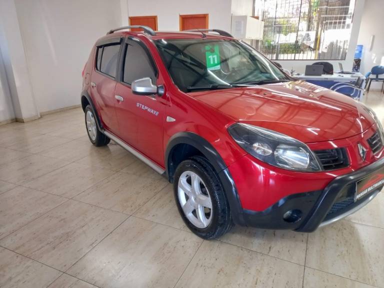 RENAULT - SANDERO - 2011/2011 - Vermelha - R$ 36.900,00