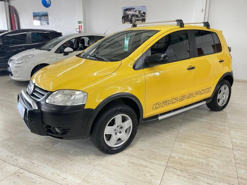 VOLKSWAGEN - CROSSFOX - 2005/2005 - Amarela - R$ 29.900,00