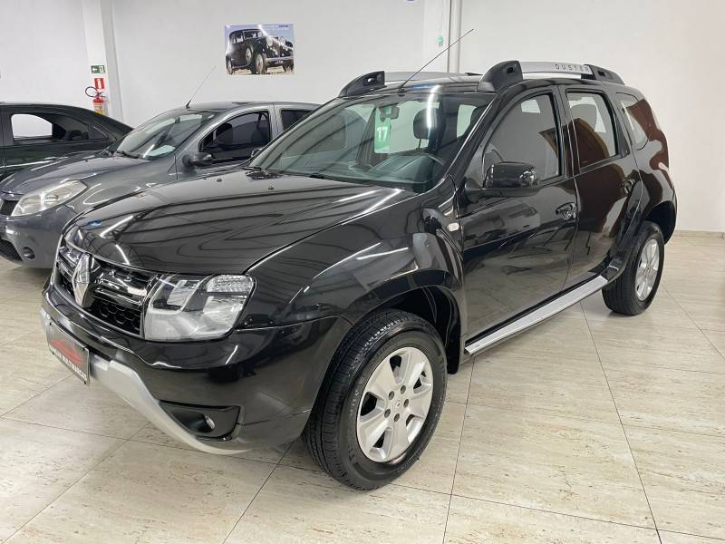 RENAULT - DUSTER - 2016/2017 - Preta - R$ 64.900,00