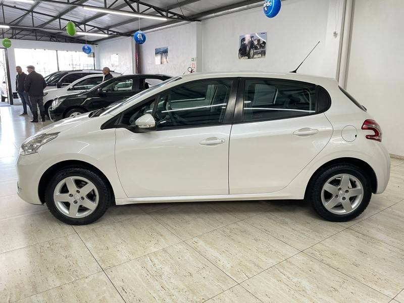 PEUGEOT - 208 - 2014/2014 - Branca - R$ 40.900,00