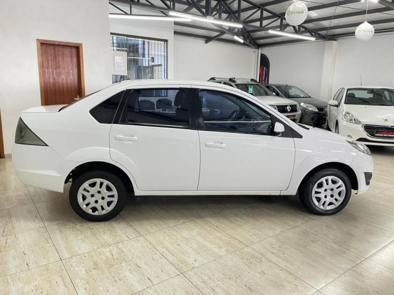 FORD - FIESTA - 2013/2013 - Branca - R$ 34.900,00