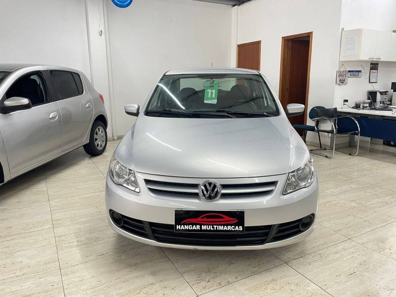 VOLKSWAGEN - VOYAGE - 2010/2011 - Prata - R$ 32.900,00