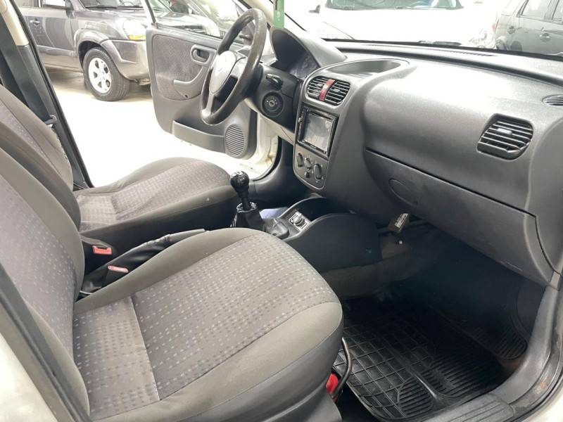 CHEVROLET - CORSA - 2007/2008 - Branca - R$ 21.500,00
