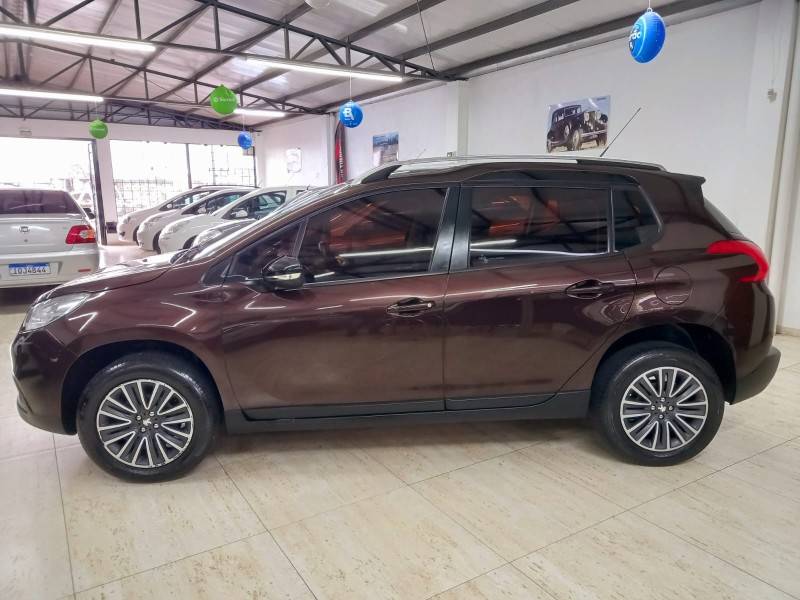 PEUGEOT - 2008 - 2017/2018 - Marrom - R$ 58.900,00