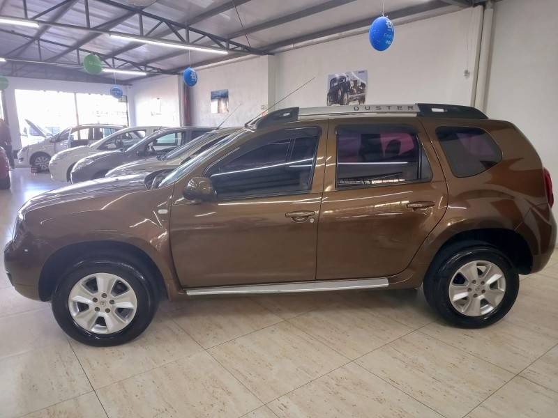 RENAULT - DUSTER - 2015/2016 - Marrom - R$ 61.900,00
