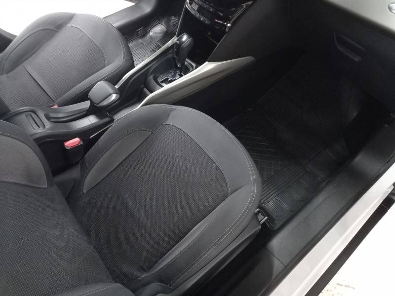 PEUGEOT - 2008 - 2016/2017 - Branca - R$ 58.900,00