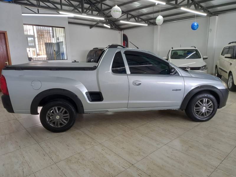 CHEVROLET - MONTANA - 2009/2010 - Prata - R$ 36.900,00