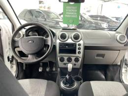 FORD - FIESTA - 2013/2013 - Branca - R$ 34.900,00
