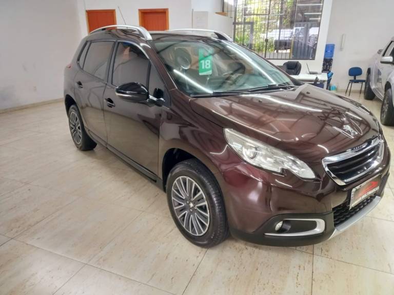 PEUGEOT - 2008 - 2017/2018 - Marrom - R$ 58.900,00