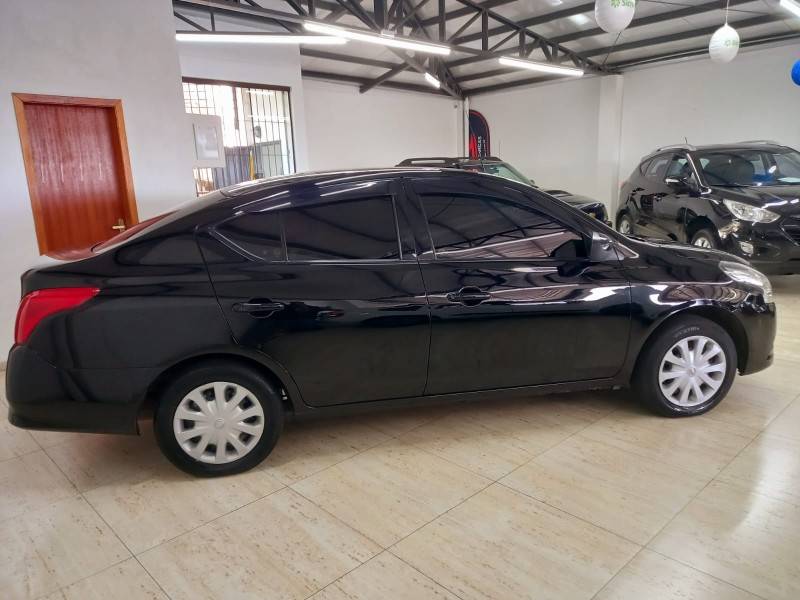 NISSAN - VERSA - 2019/2019 - Preta - R$ 55.900,00