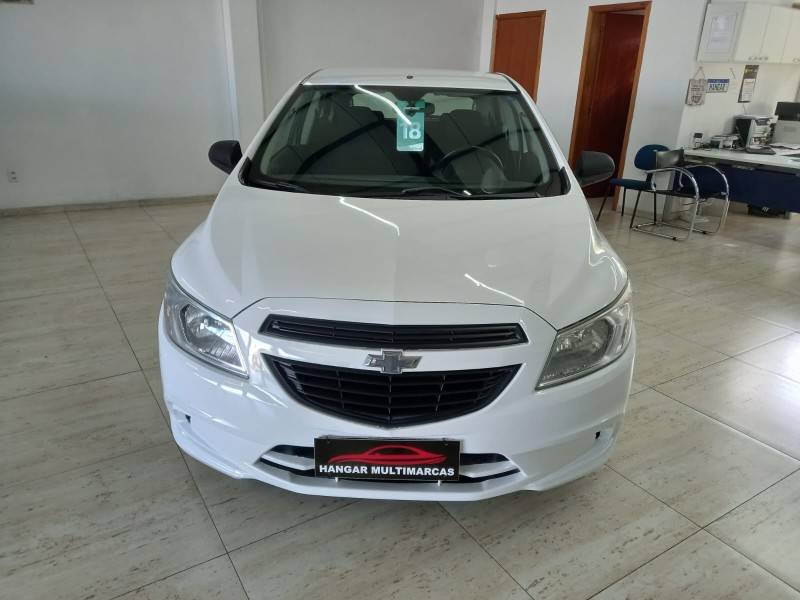 CHEVROLET - ONIX - 2017/2018 - Branca - R$ 48.900,00