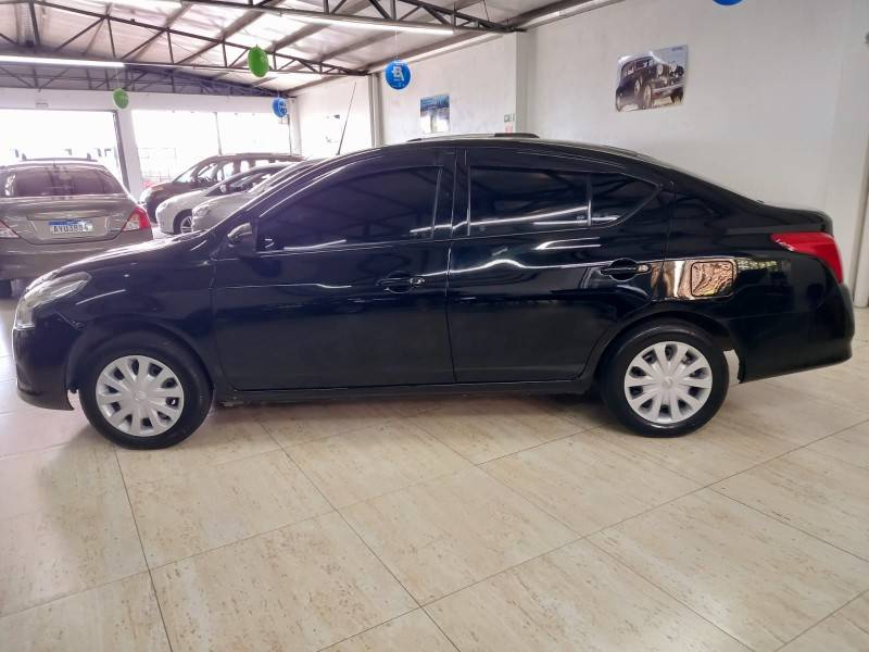 NISSAN - VERSA - 2019/2019 - Preta - R$ 55.900,00