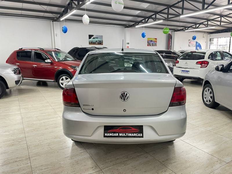 VOLKSWAGEN - VOYAGE - 2010/2011 - Prata - R$ 32.900,00