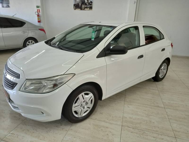 CHEVROLET - ONIX - 2017/2018 - Branca - R$ 48.900,00