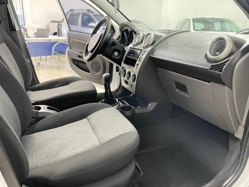 FORD - FIESTA - 2013/2013 - Branca - R$ 34.900,00