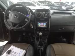 RENAULT - DUSTER - 2015/2016 - Marrom - R$ 61.900,00