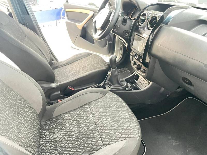 RENAULT - DUSTER - 2015/2016 - Prata - R$ 58.900,00