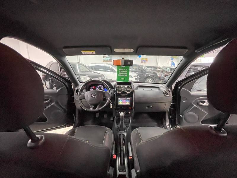 RENAULT - DUSTER - 2016/2017 - Preta - R$ 64.900,00