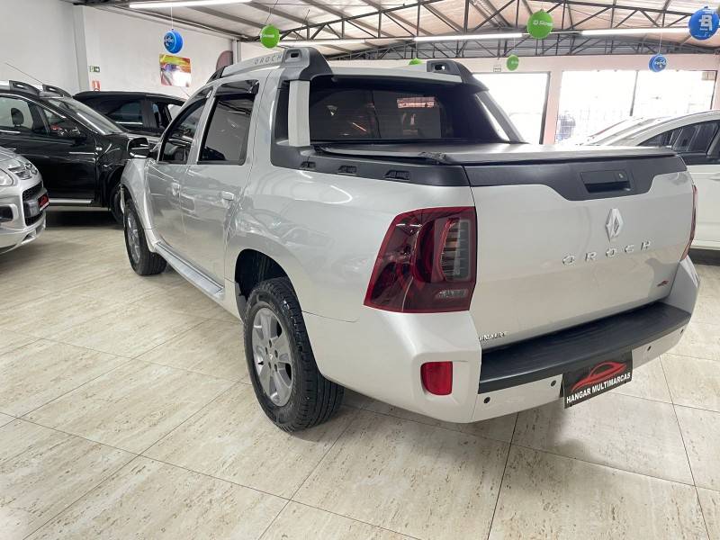RENAULT - DUSTER OROCH - 2017/2017 - Prata - R$ 74.900,00