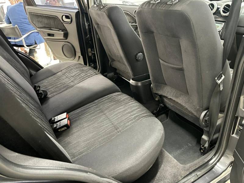 FORD - ECOSPORT - 2008/2009 - Cinza - R$ 38.900,00