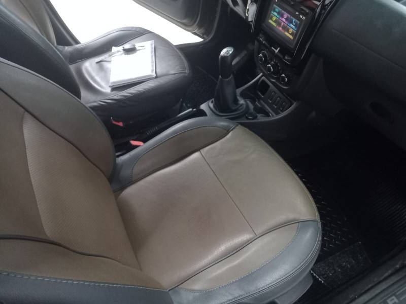 RENAULT - DUSTER - 2015/2016 - Marrom - R$ 61.900,00
