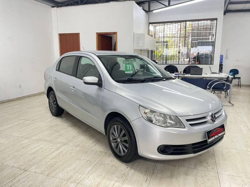 VOLKSWAGEN - VOYAGE - 2010/2011 - Prata - R$ 32.900,00