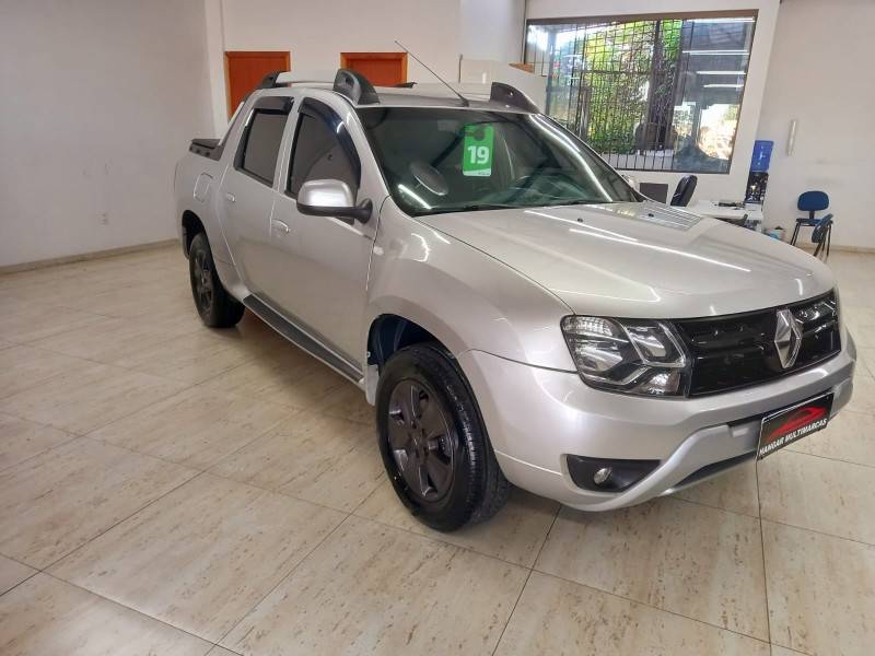 RENAULT - OROCH - 2018/2019 - Prata - R$ 76.900,00