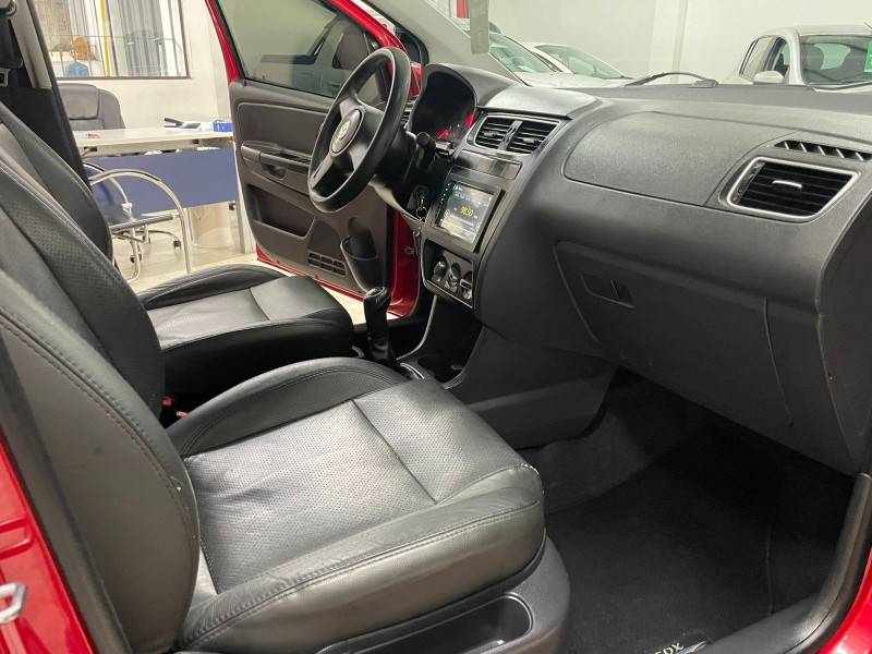 VOLKSWAGEN - FOX - 2012/2012 - Vermelha - R$ 32.900,00