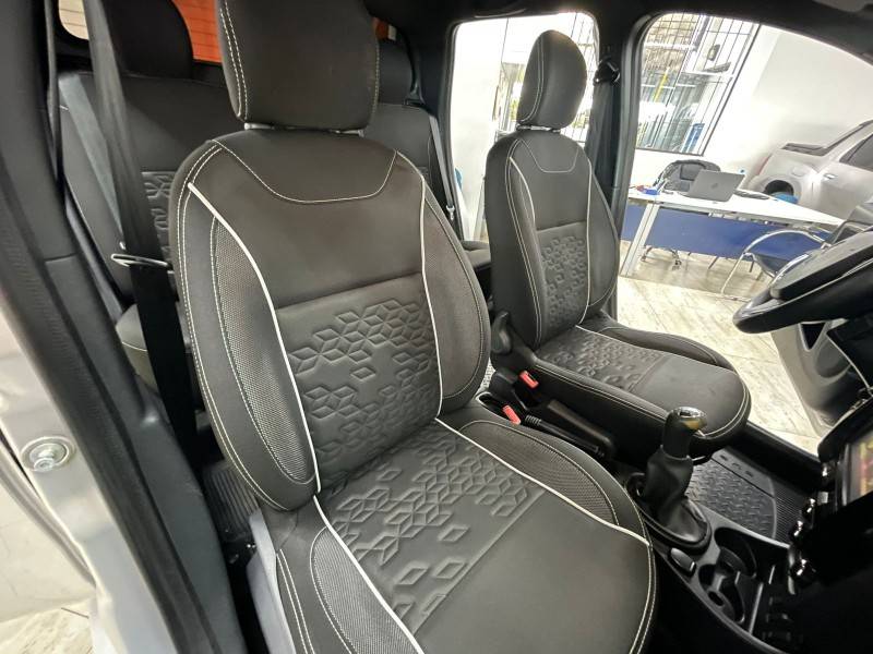 RENAULT - DUSTER OROCH - 2017/2017 - Prata - R$ 74.900,00