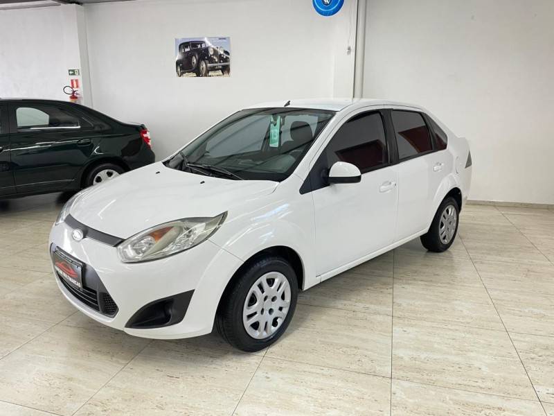 FORD - FIESTA - 2013/2013 - Branca - R$ 34.900,00