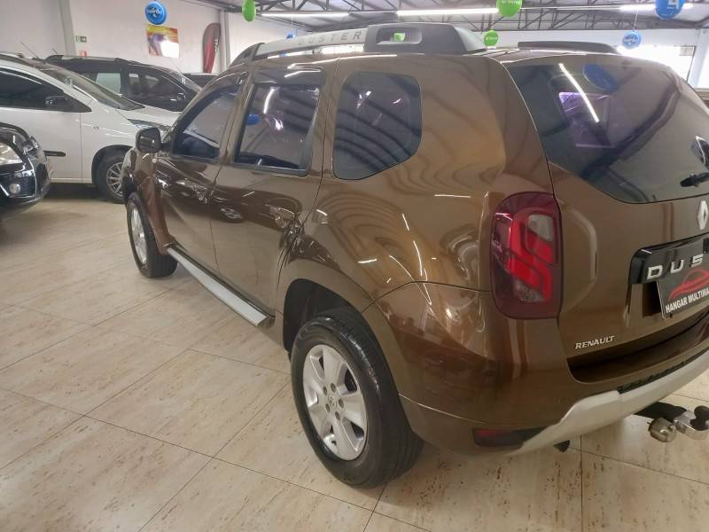 RENAULT - DUSTER - 2015/2016 - Marrom - R$ 61.900,00
