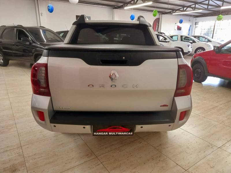 RENAULT - OROCH - 2018/2019 - Prata - R$ 76.900,00