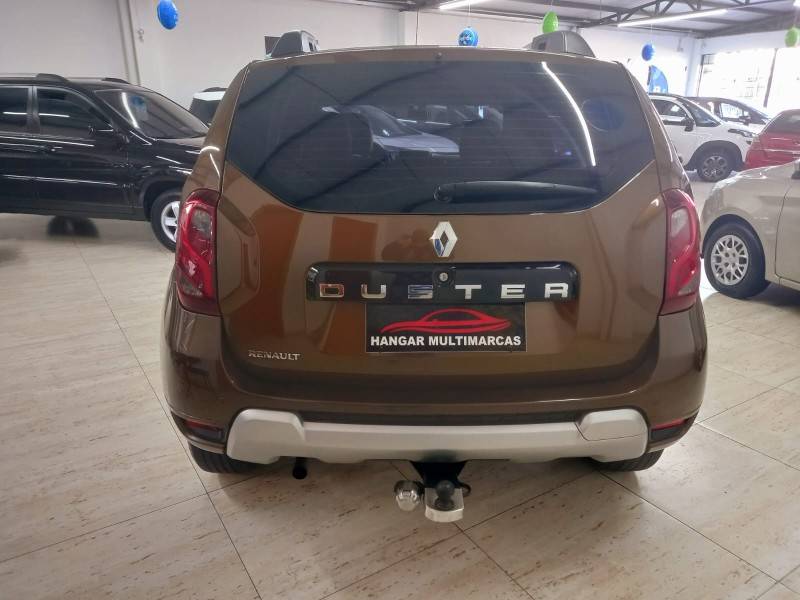 RENAULT - DUSTER - 2015/2016 - Marrom - R$ 61.900,00