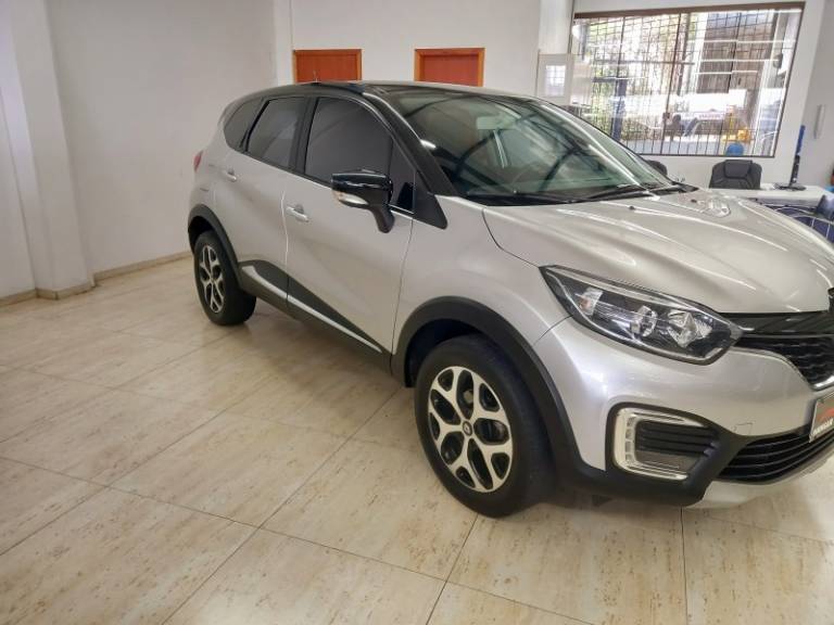 RENAULT - CAPTUR - 2018/2018 - Prata - R$ 74.900,00