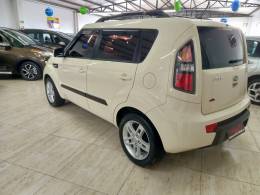 KIA MOTORS - SOUL - 2011/2012 - Bege - R$ 43.900,00