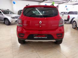 RENAULT - SANDERO - 2015/2016 - Vermelha - R$ 49.900,00