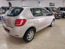 RENAULT - SANDERO - 2016/2017 - Prata - R$ 45.900,00