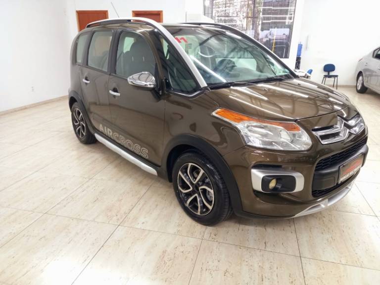 CITROËN - AIRCROSS - 2010/2011 - Marrom - R$ 35.900,00