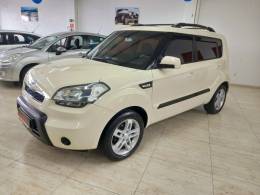 KIA MOTORS - SOUL - 2011/2012 - Bege - R$ 43.900,00