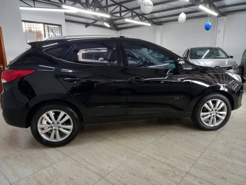 HYUNDAI - IX35 - 2014/2015 - Preta - R$ 73.900,00