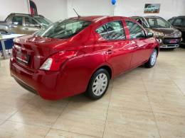 NISSAN - VERSA - 2016/2016 - Vermelha - R$ 47.900,00