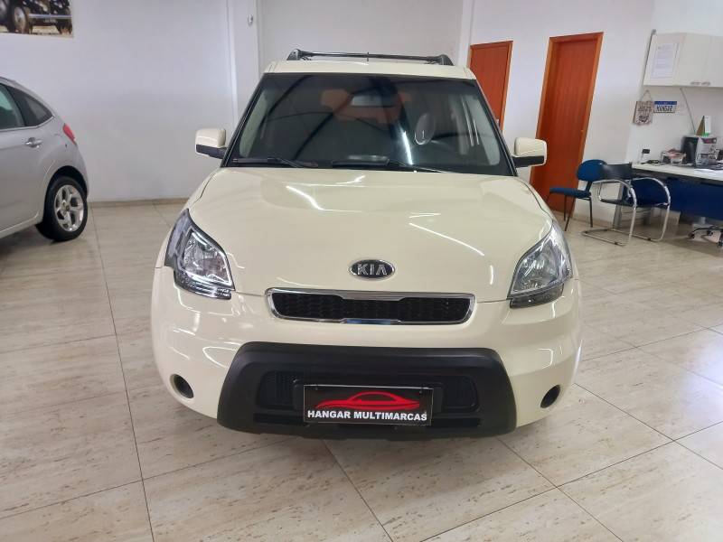 KIA MOTORS - SOUL - 2011/2012 - Bege - R$ 43.900,00