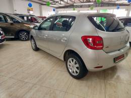 RENAULT - SANDERO - 2016/2017 - Prata - R$ 45.900,00